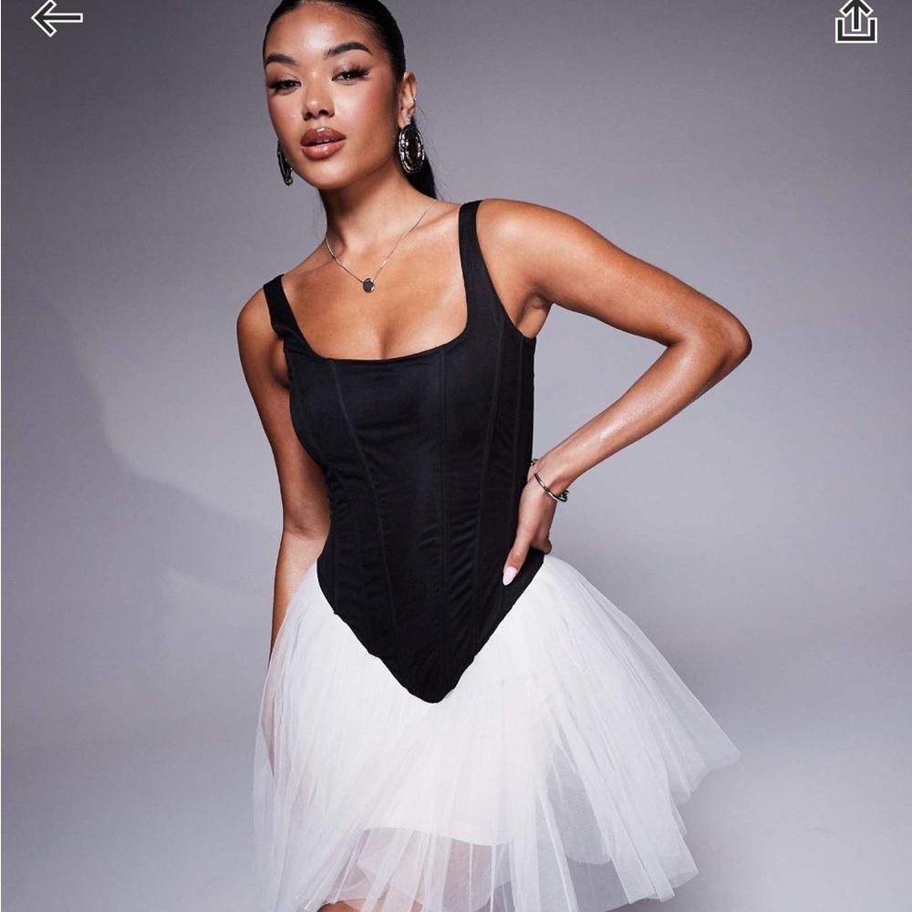 🖤🤍Elegant Black and White Corset Dress